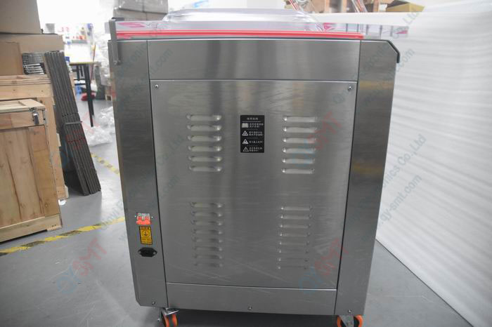 Vacuum sealing machine