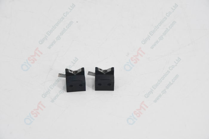 Chain Clip left