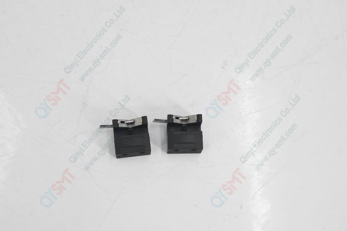Chain Clip left
