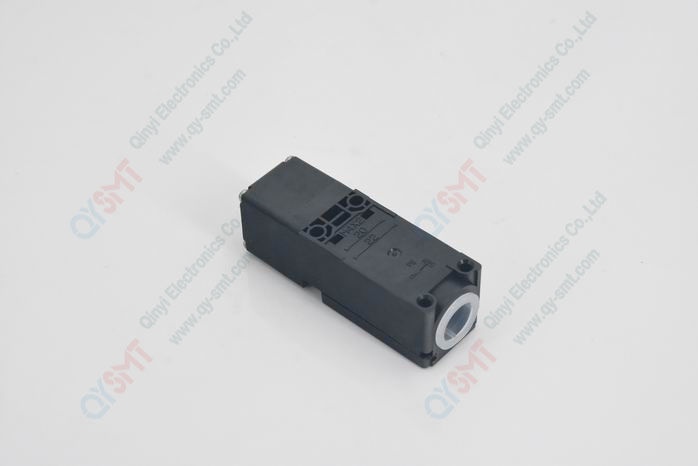 LIMIT  SWITCH  WITH  KEY    IDEC